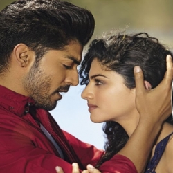 Baatein ye kabhi na tu bhulna koi tere khatir hai jee raha Mp3 Song